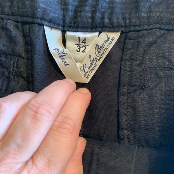 Woman’s black lucky brand shorts - Picture 4 of 6